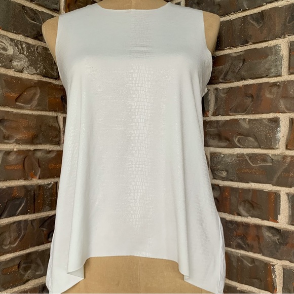 White Tank Snakeskin Texture Sleeveless - Medium - Picture 3 of 7